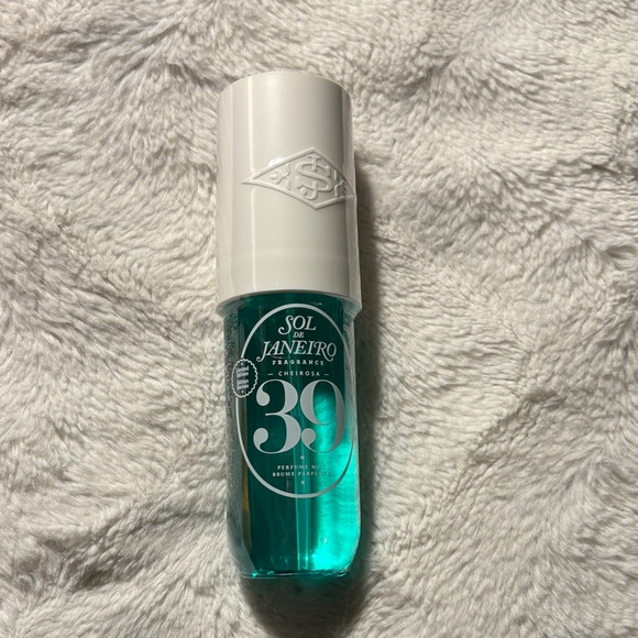 Sol de Janeiro Irresistible Hydration Set **Sold Out with 39”New - Picture 4 of 5